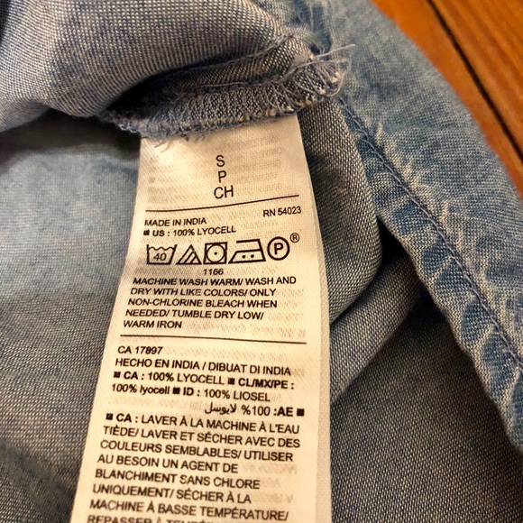 Old Navy Chambray Style Top - Picture 6 of 12